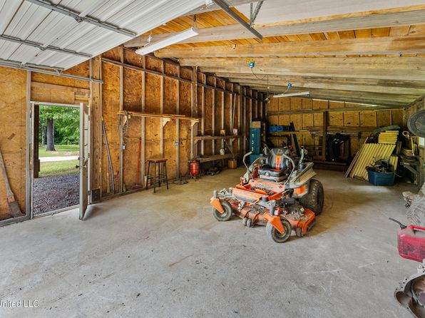 931 Strickland Rd, Byhalia, MS 38611