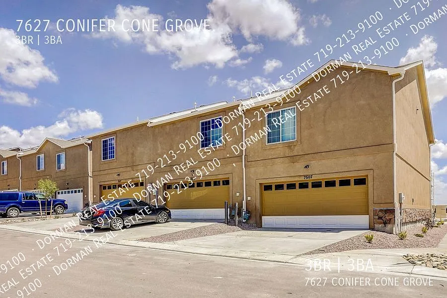 Newer Townhome near Woodmen and Black Forest! — Photo 2