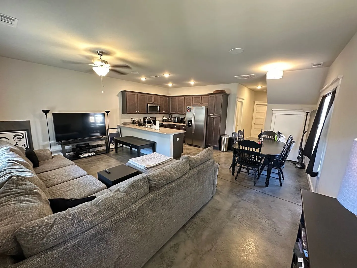 Three Bedroom Near Five Points Available — Photo 4
