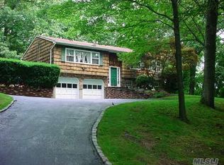 2 Rose Ct, Northport, NY 11768