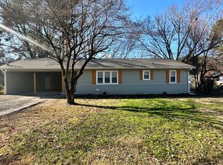 27 Central Ln, Jackson, TN 38305