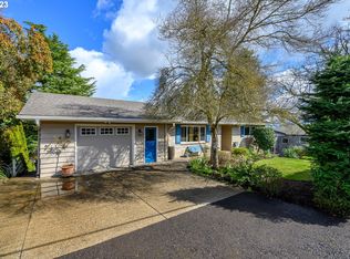 225 SW Dogwood Dr, Dundee, OR 97115