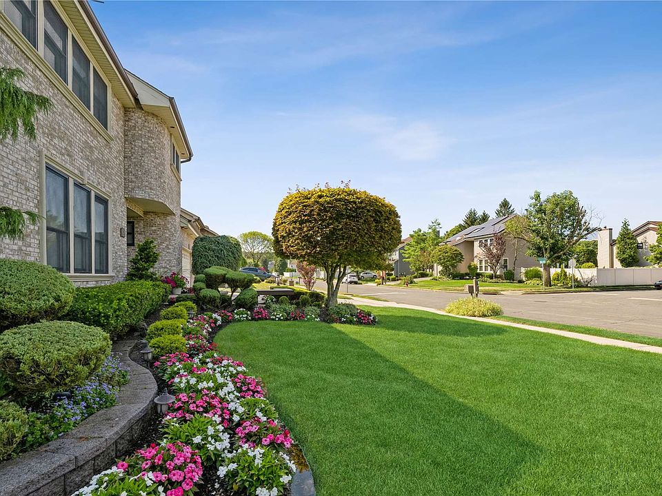 215 Carnation Dr, Farmingdale, NY 11735 MLS 3427234 Zillow