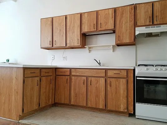 Rented by Quest Realty Sunnyside Corp | media 15