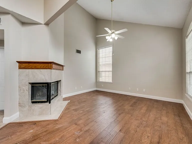 3009 Larkspur Ct — Photo 2