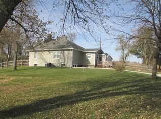 52000 215th Ave, Chariton, IA 50049