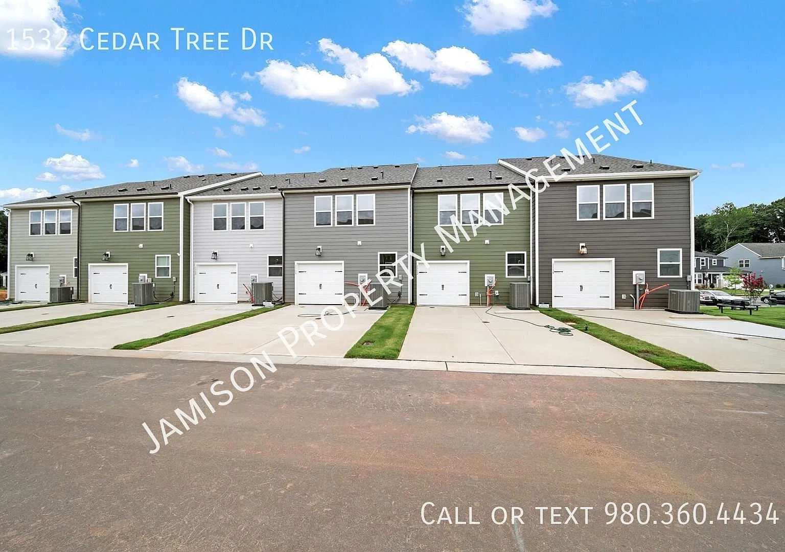 Lovely 3 Bed Townhome in Belmont! — Photo 3