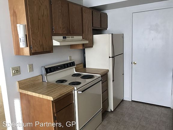 3rd image of 430 Britton Ave APT 3