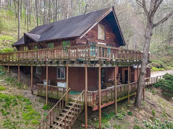 225 Lynch St, Salem, WV 26426