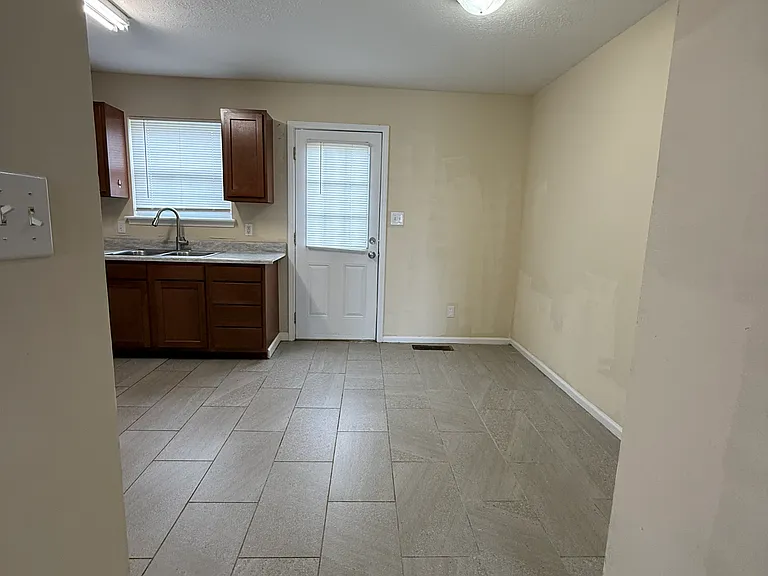1869 Stonehenge Ave #C — Photo 7