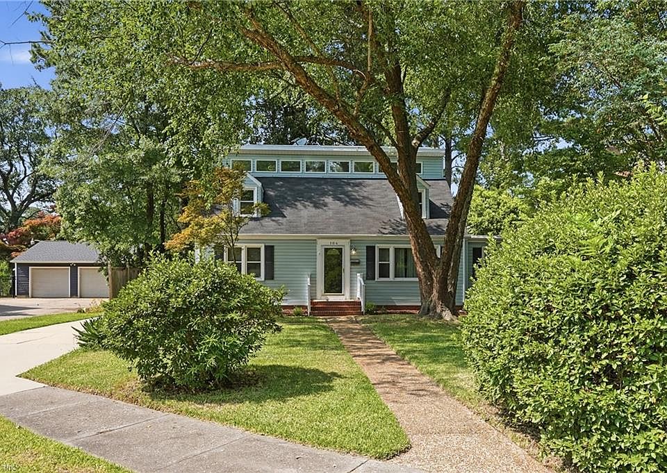 1st image of 104 W Arden Cir