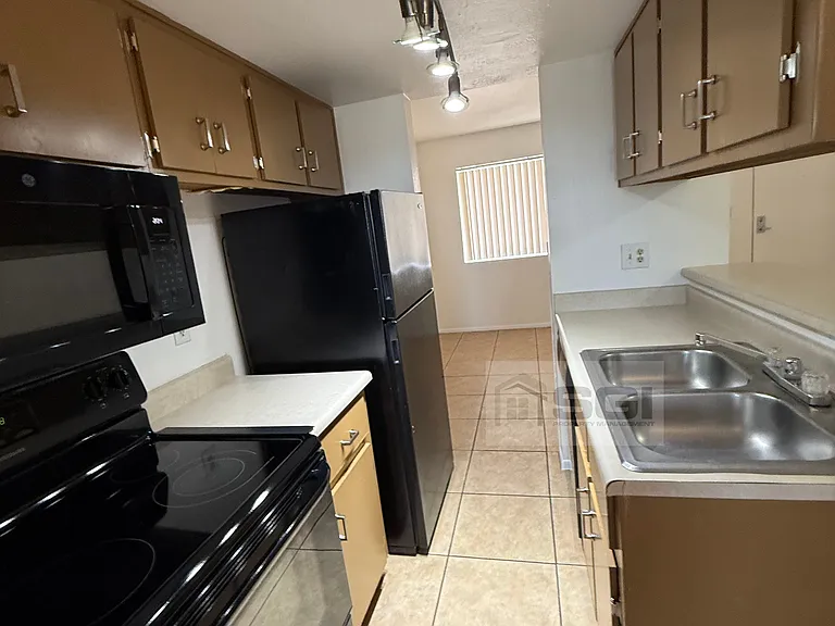 12123 W Bell Rd #214 — Photo 9