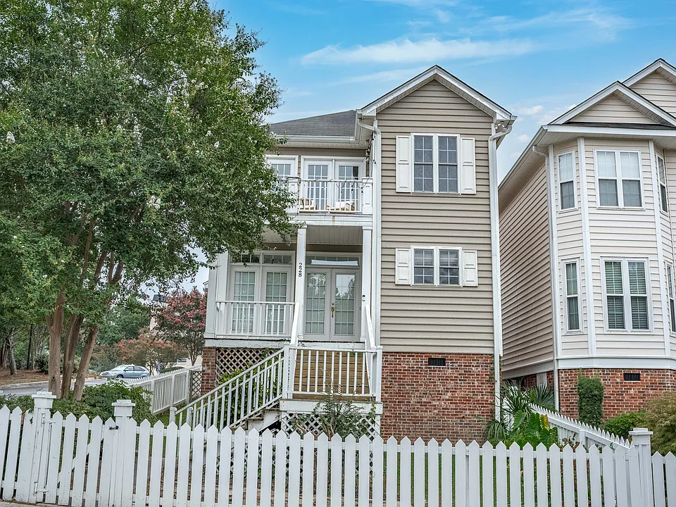 228 River Bluff Blvd