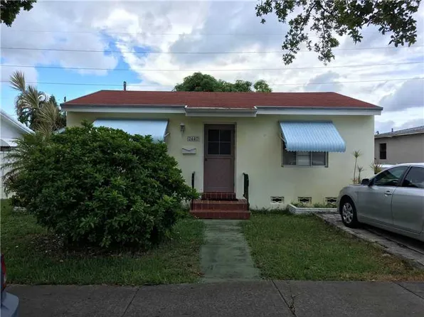 2447 Arthur St, Hollywood, FL 33020