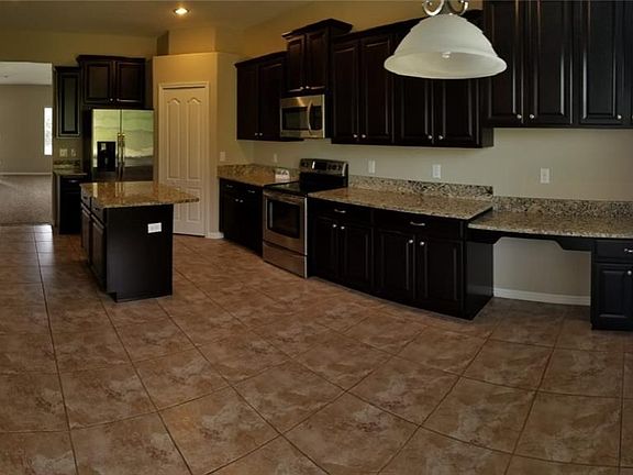 3rd image of 1811 Oak Pond St