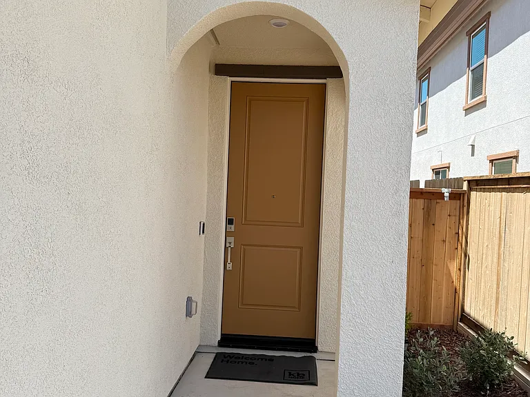 4533 Field View Dr — Photo 3