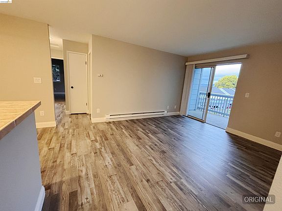 5th image of 297 Lighthouse Dr