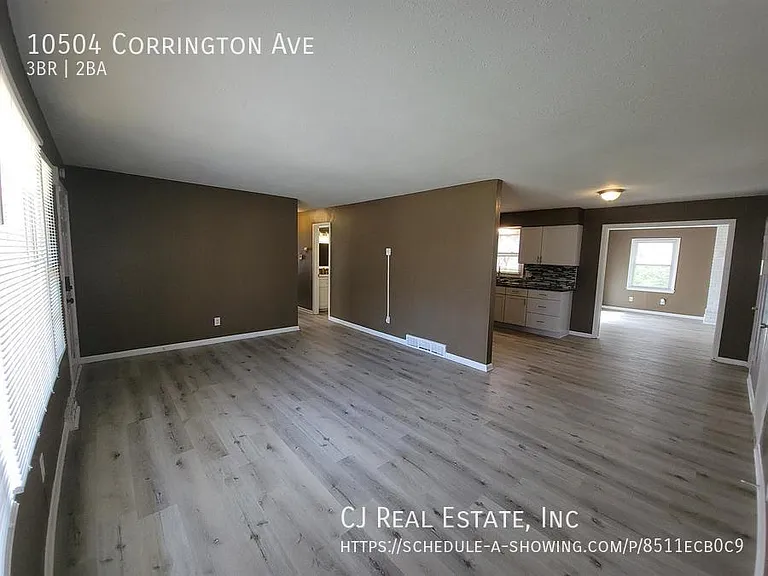 10504 Corrington Ave — Photo 3