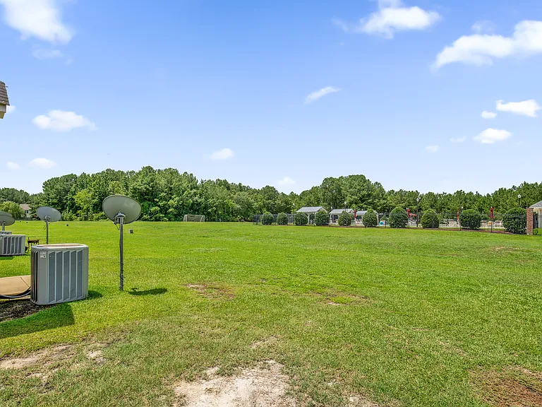 160 Collinwood Dr — Photo 35