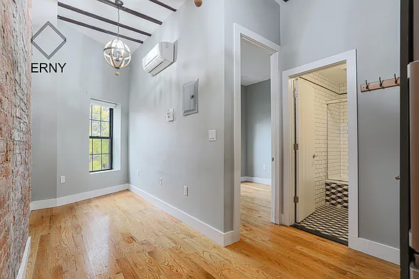 Rented by ERNY LLC | media 9