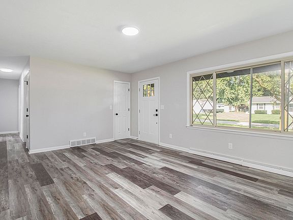 3rd image of 58928 Lower Dr