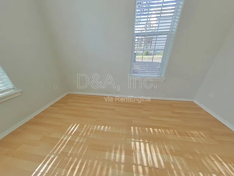 2789 NW Daylily Ave — Photo 10