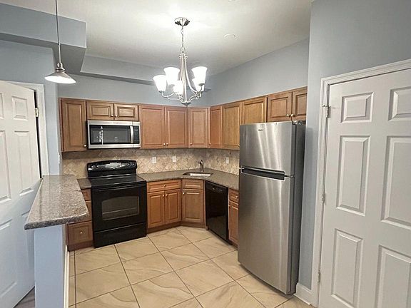 5th image of 1528 N Mascher St #2