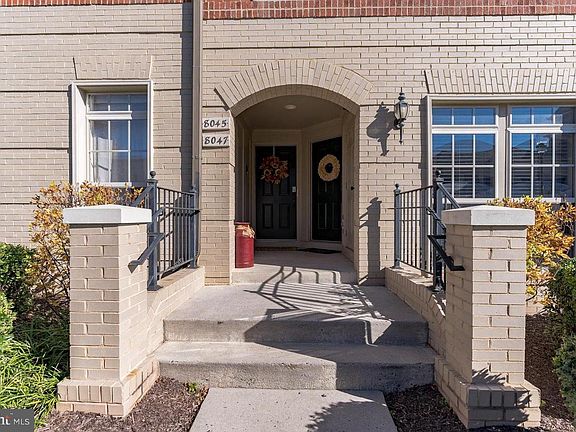 2nd image of 8047 Crescent Park Dr #197