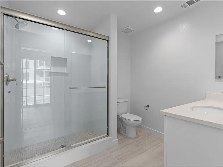 1st Floor Bathroom