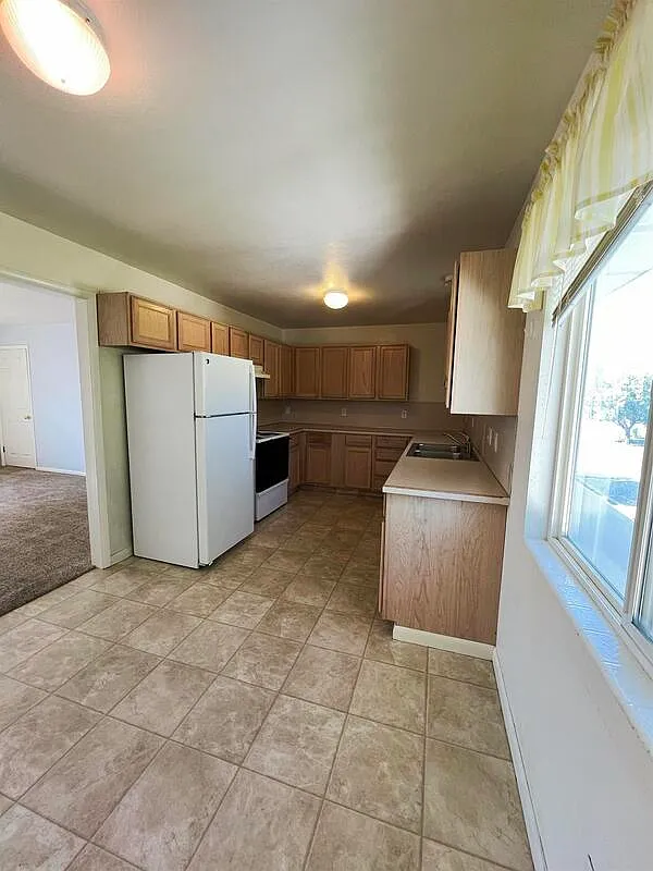 3 bed, 2.0 bath, $1,200 — Photo 3