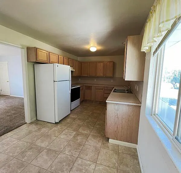 759 W 400 N #A — Photo 3