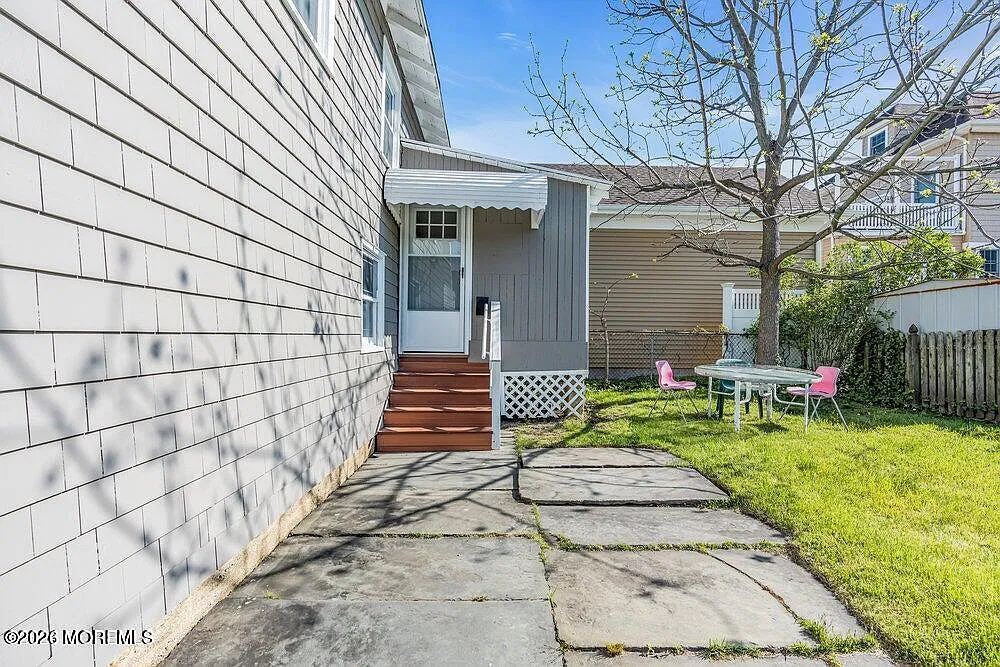2 bed, 1.5 bath, $20,000 — Photo 4