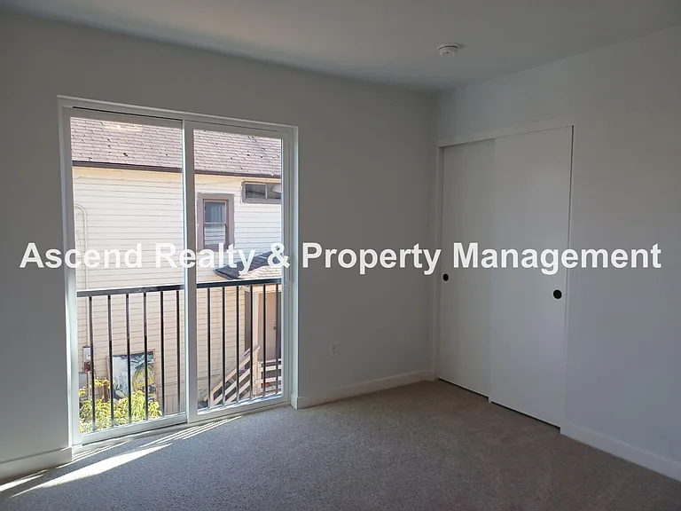 5311 NE 14th Pl — Photo 21