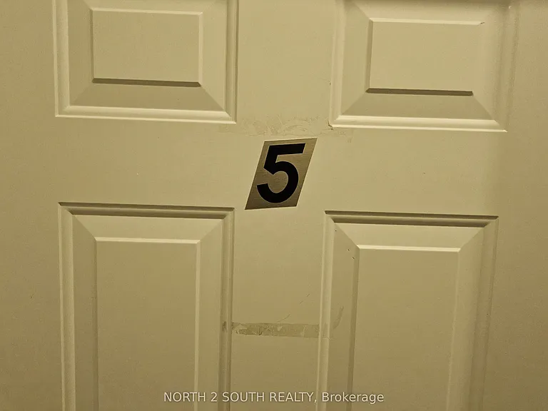 427 Colborne St #5 — Photo 6