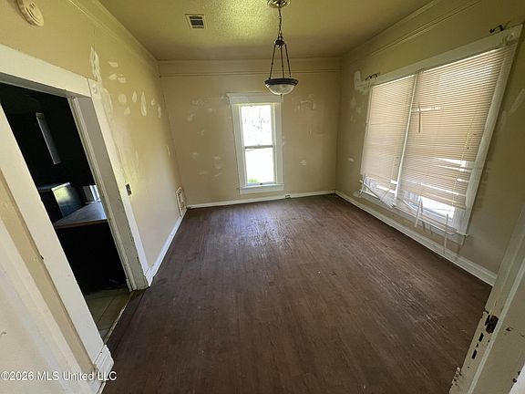 5th image of 311 S Maple St