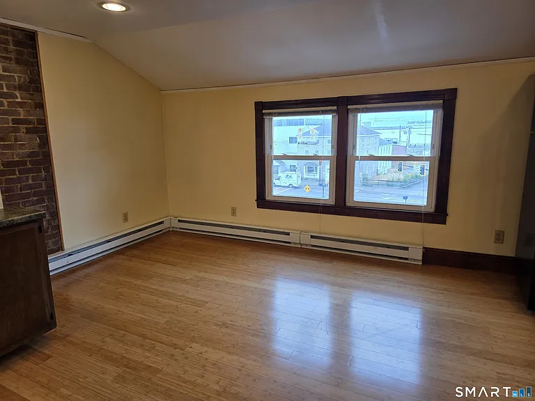 16 Tilley St #3 — Photo 5