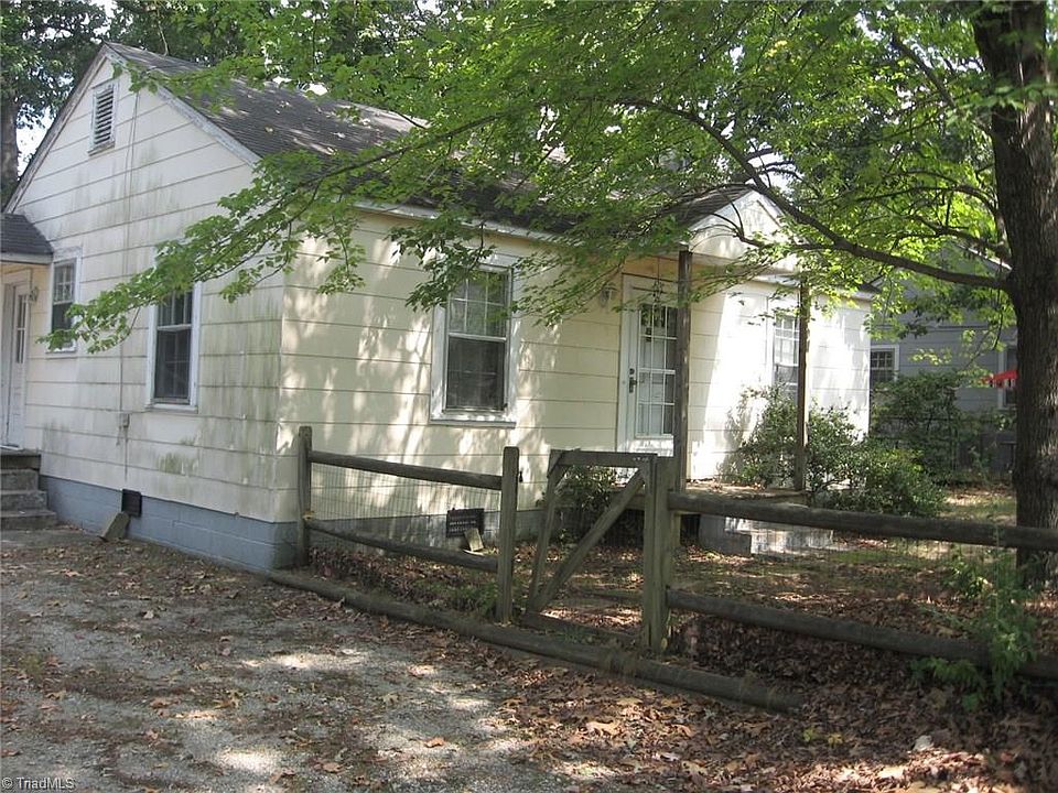 2nd image of 3736 Oakwood Dr