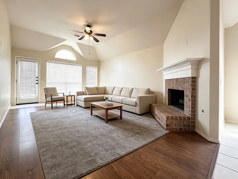 2829 Dunbar Dr — Photo 7