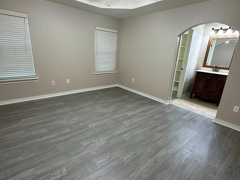 1115 W Berkeley Ave — Photo 11