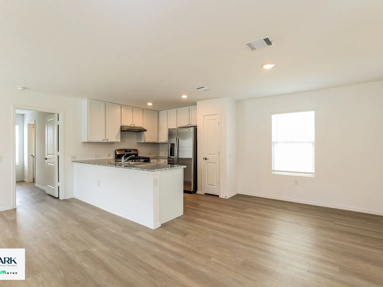 3 bed, 2.0 bath, 1474 sqft, $1,525 — Photo 2