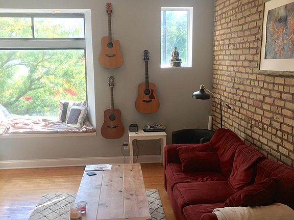 2nd image of 674 W Diversey Parkway # Top Floor