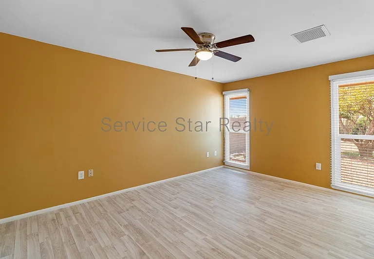 9425 W Rolling Hills Dr — Photo 11