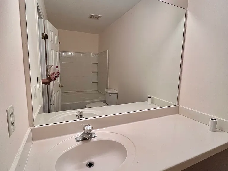 905 Redwood Dr — Photo 2
