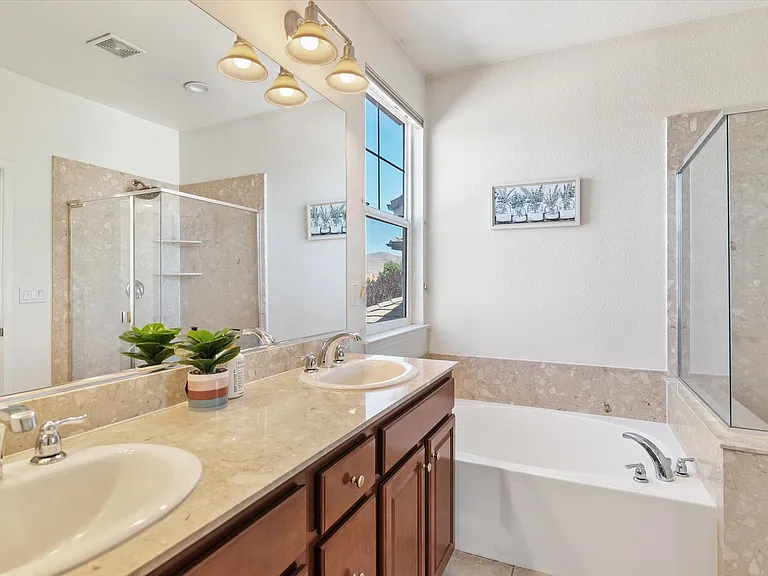 10830 Pebble Hill Dr — Photo 12
