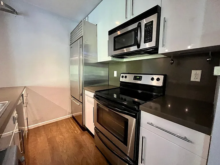 141 S Clark Dr #306 — Photo 6