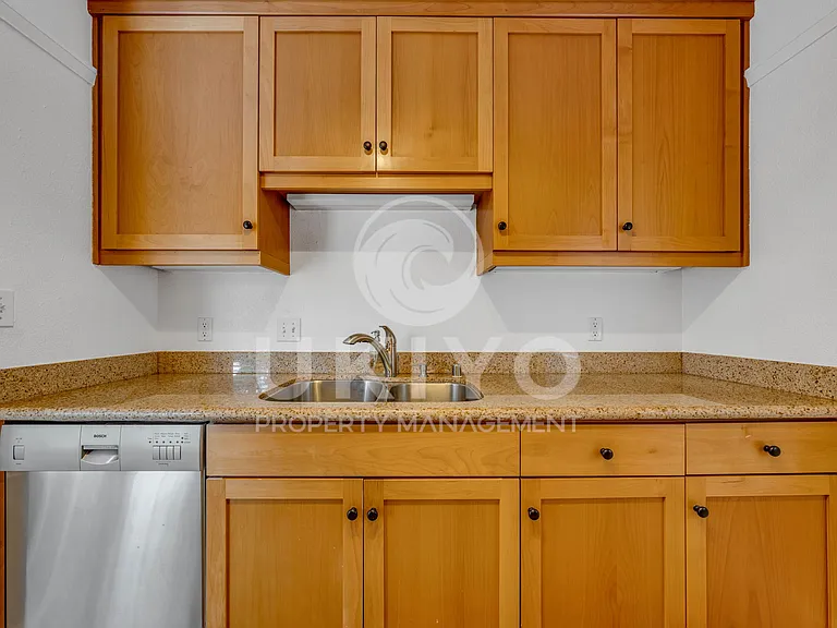 620 Alcatraz Ave #D — Photo 13