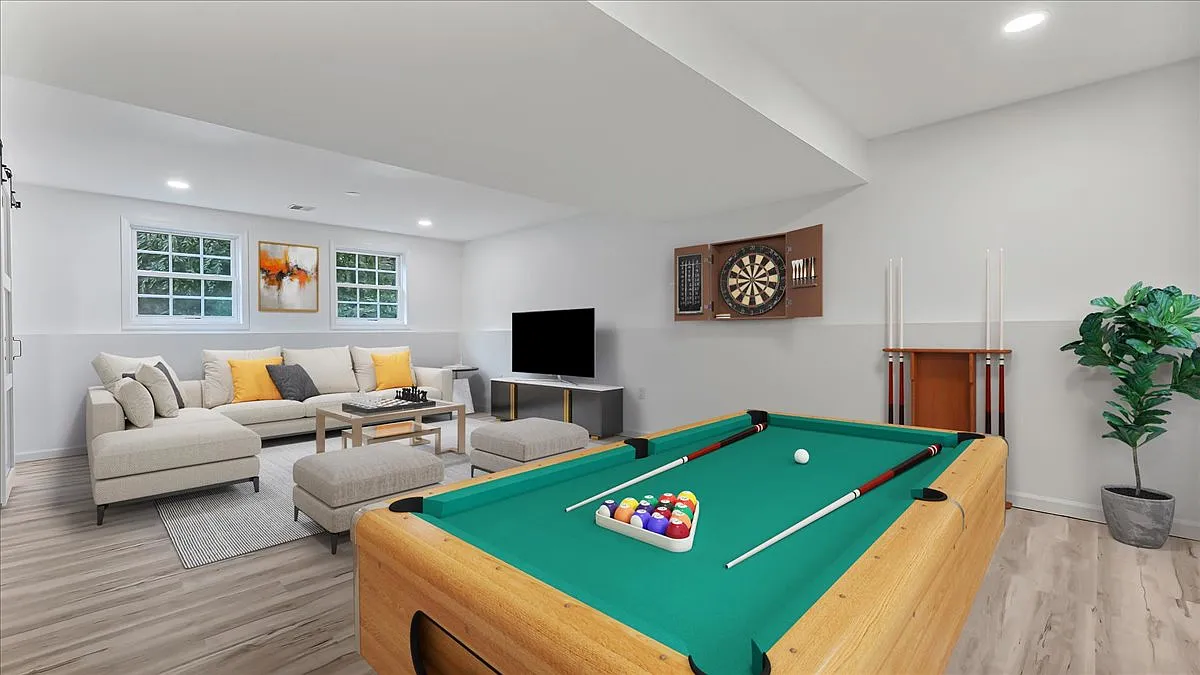 4 bed, 2464 sqft, $3,000 — Photo 2