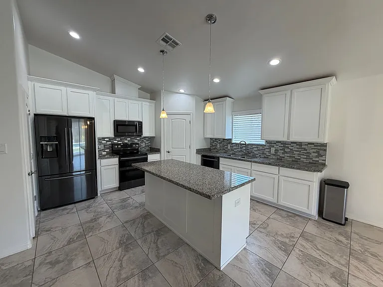12625 E 48th Dr — Photo 8