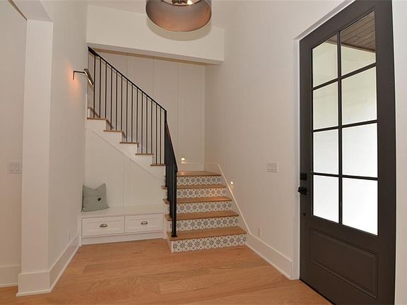 3rd image of 1741 Taylor Ave