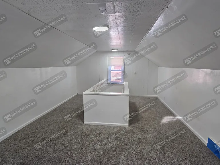 11781 Kilbourne St — Photo 14
